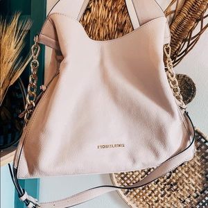 MK purse like new. Never carried